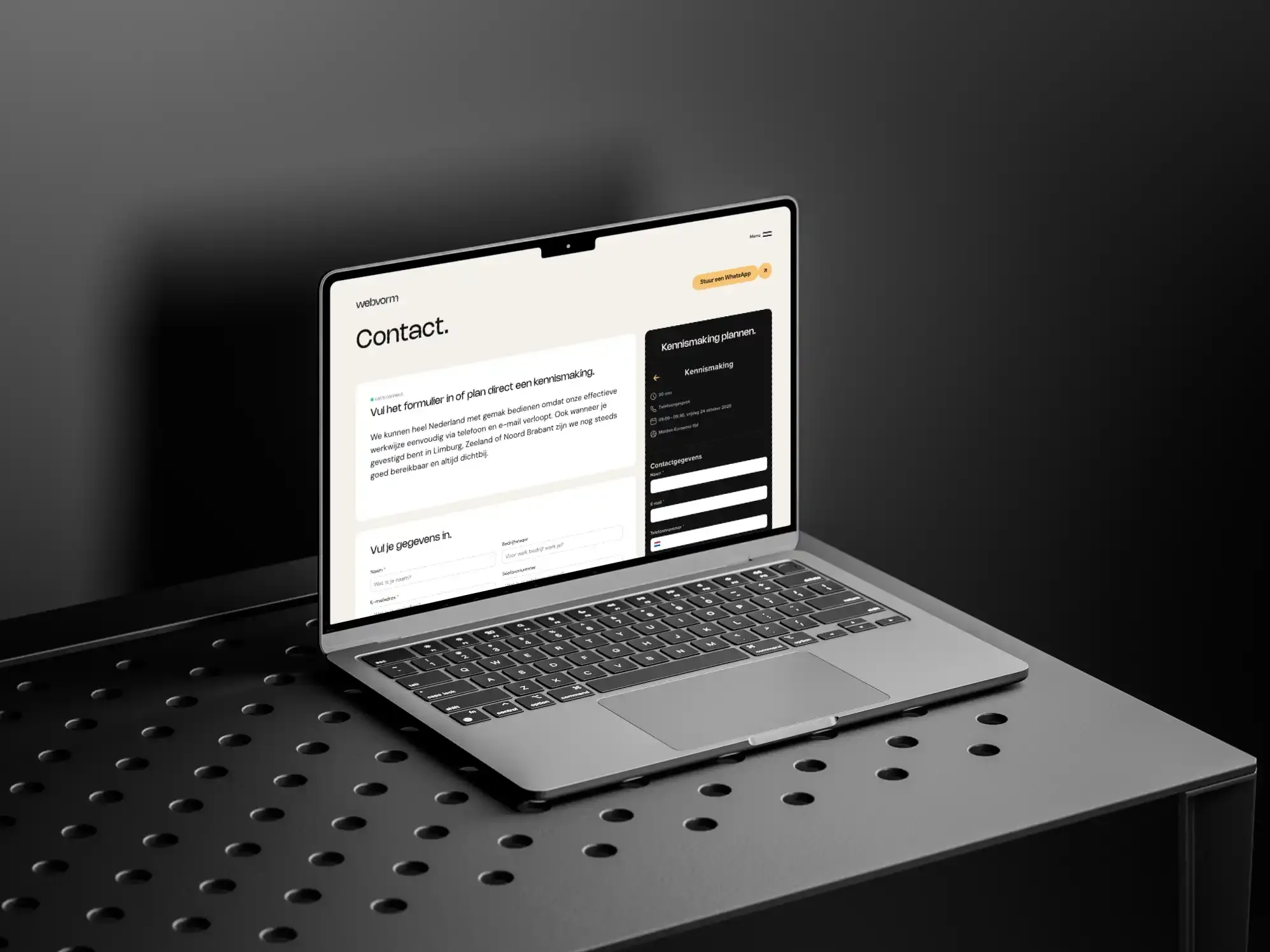 Contactpagina van Webvorm op een laptop